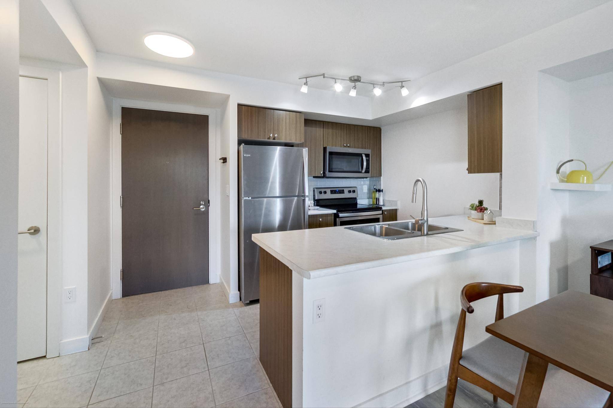 Toronto E08, ON M1J 0A9,1346 Danforth RD #706