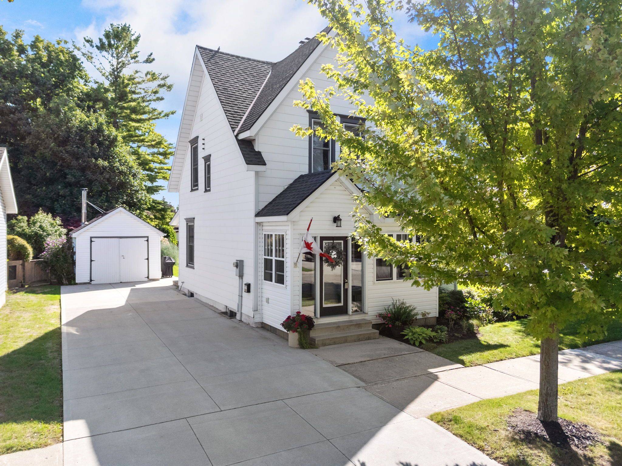 Goderich, ON N7A 3W5,131 Warren ST