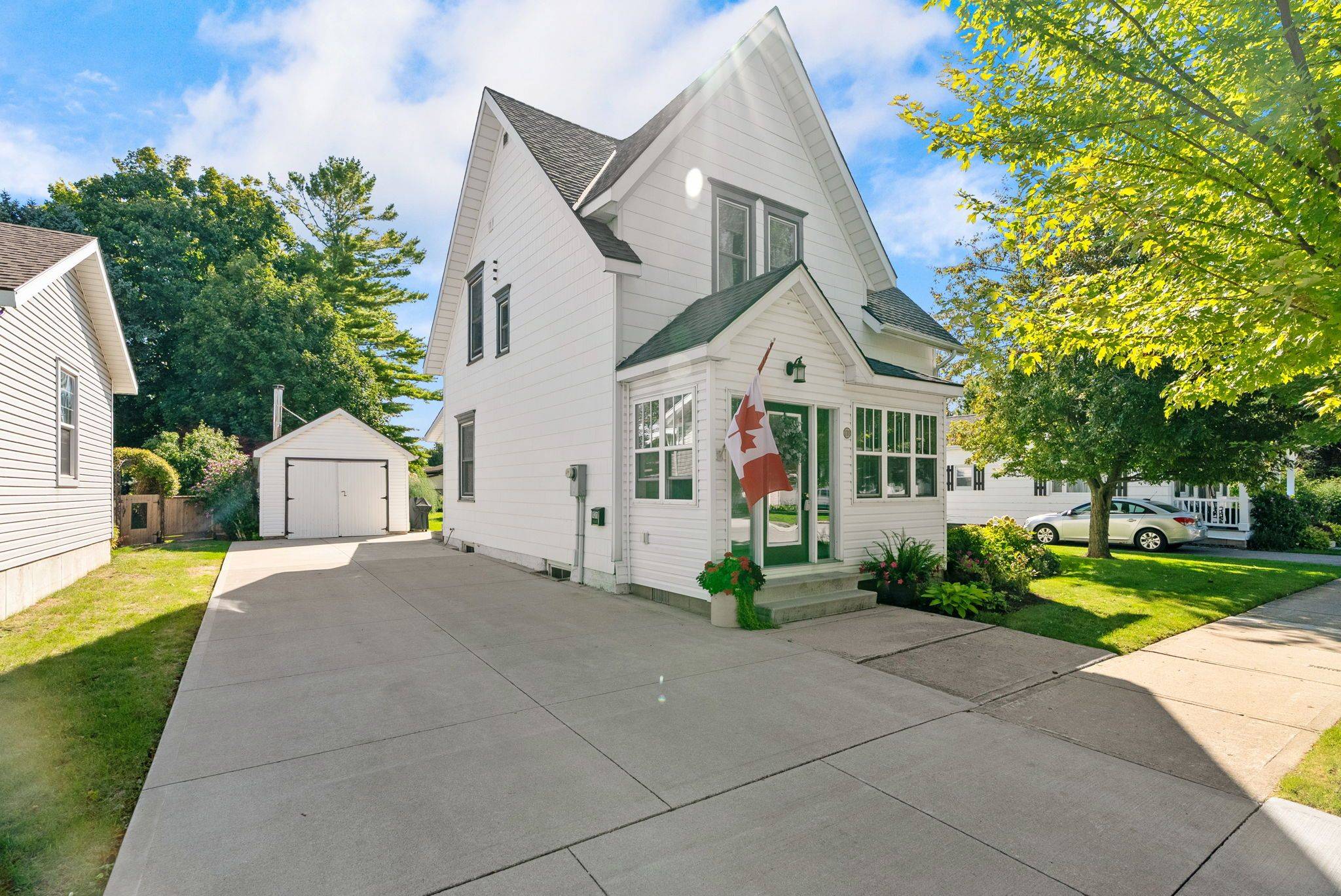 Goderich, ON N7A 3W5,131 Warren ST