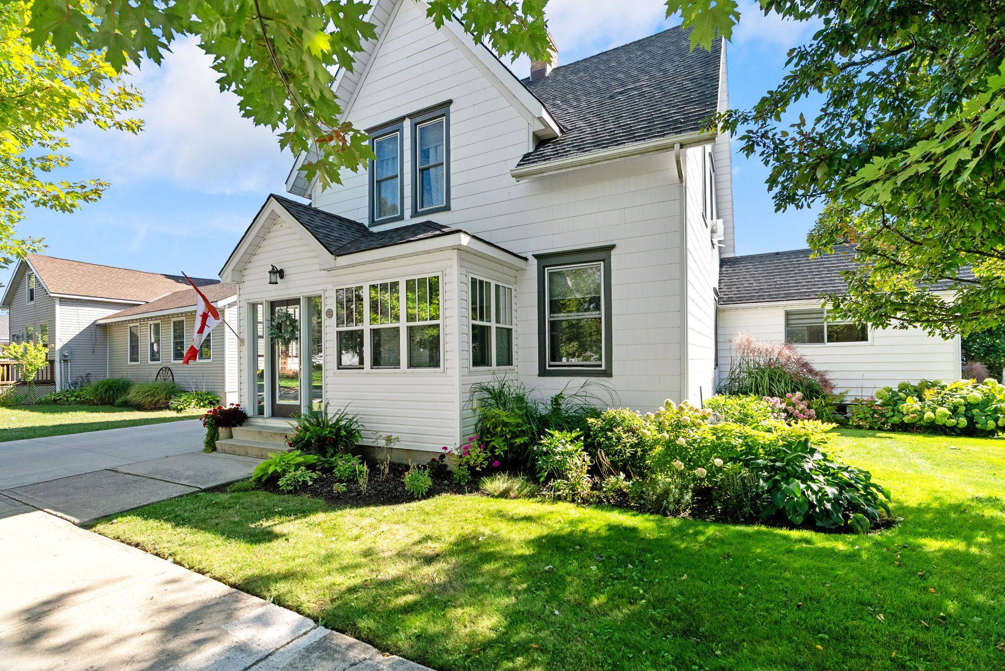 Goderich, ON N7A 3W5,131 Warren ST