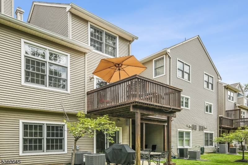 Roseland Boro, NJ 07068,10 Conklin Ct