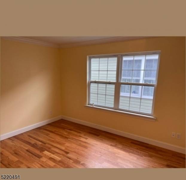Newark City, NJ 07103,713 S 12Th St