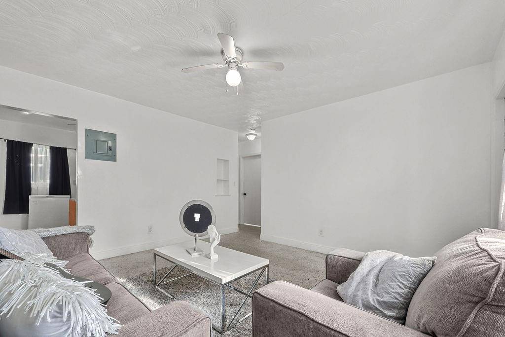 Hollywood, FL 33020,2212 Roosevelt St