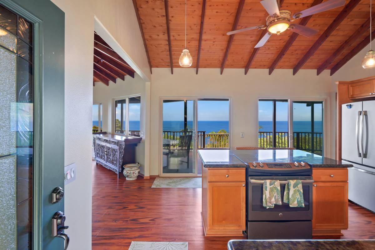 Captain Cook, HI 96704,87-2509 LUANA PL