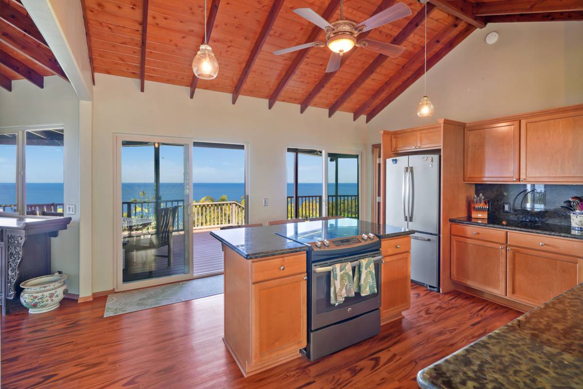 Captain Cook, HI 96704,87-2509 LUANA PL