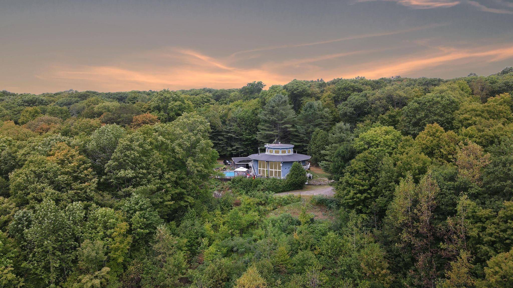 Algonquin Highlands, ON K0M 1S0,17359 Highway 35 N/A