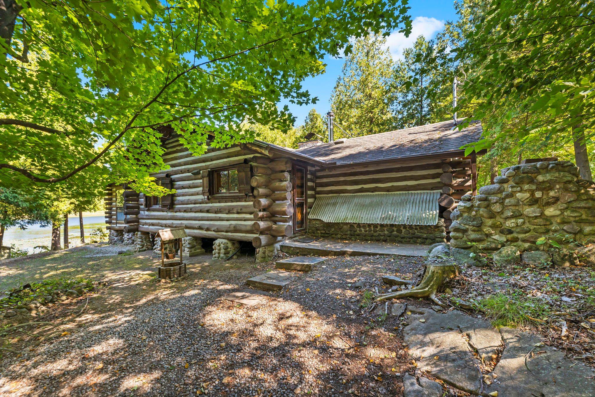 Rideau Lakes, ON K0G 1X0,190 Brady RD