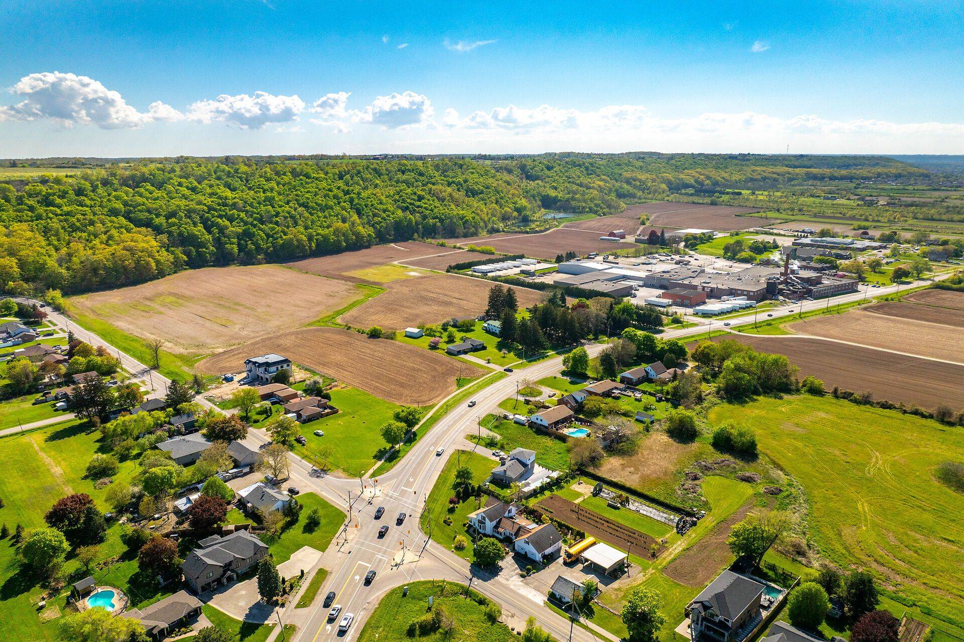 Hamilton, ON L8E 5J1,944 & 994 #8 HWY