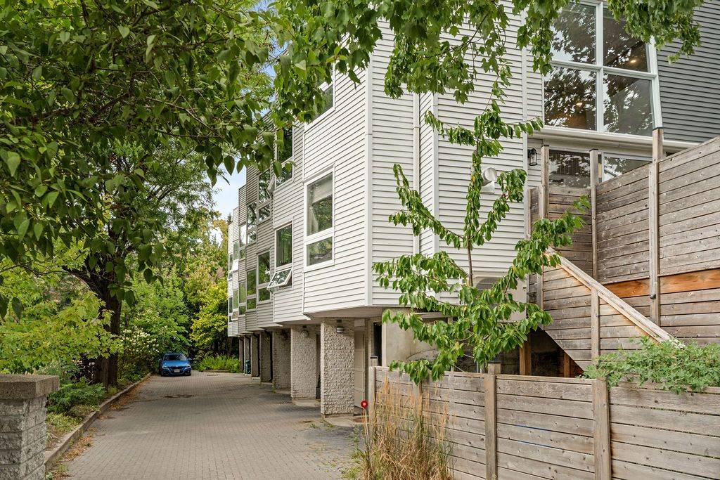 Overbrook - Castleheights And Area, ON K1K 1L1,47 Ontario ST #A