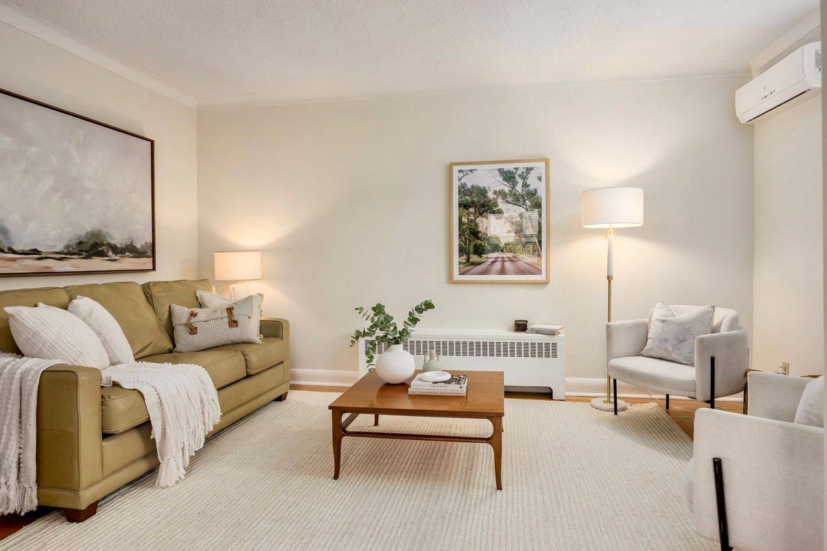 Toronto E06, ON M1N 3L7,92 South Woodrow BLVD