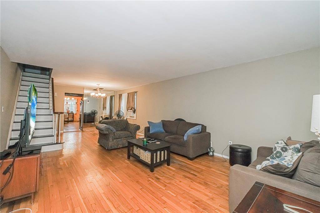 Staten  Island, NY 10306,12 Benton CT