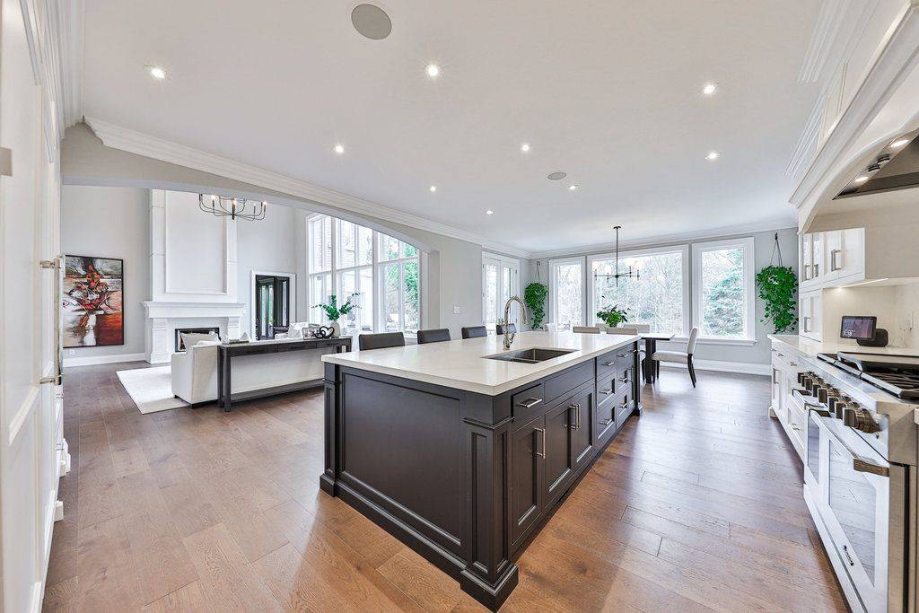 Mississauga, ON L5H 2W5,1257 Tecumseh Park DR