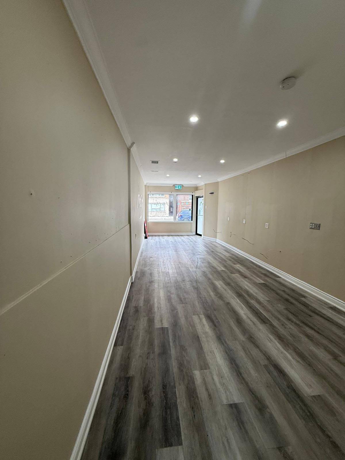 Hamilton, ON L8M 1K9,728 Main ST E