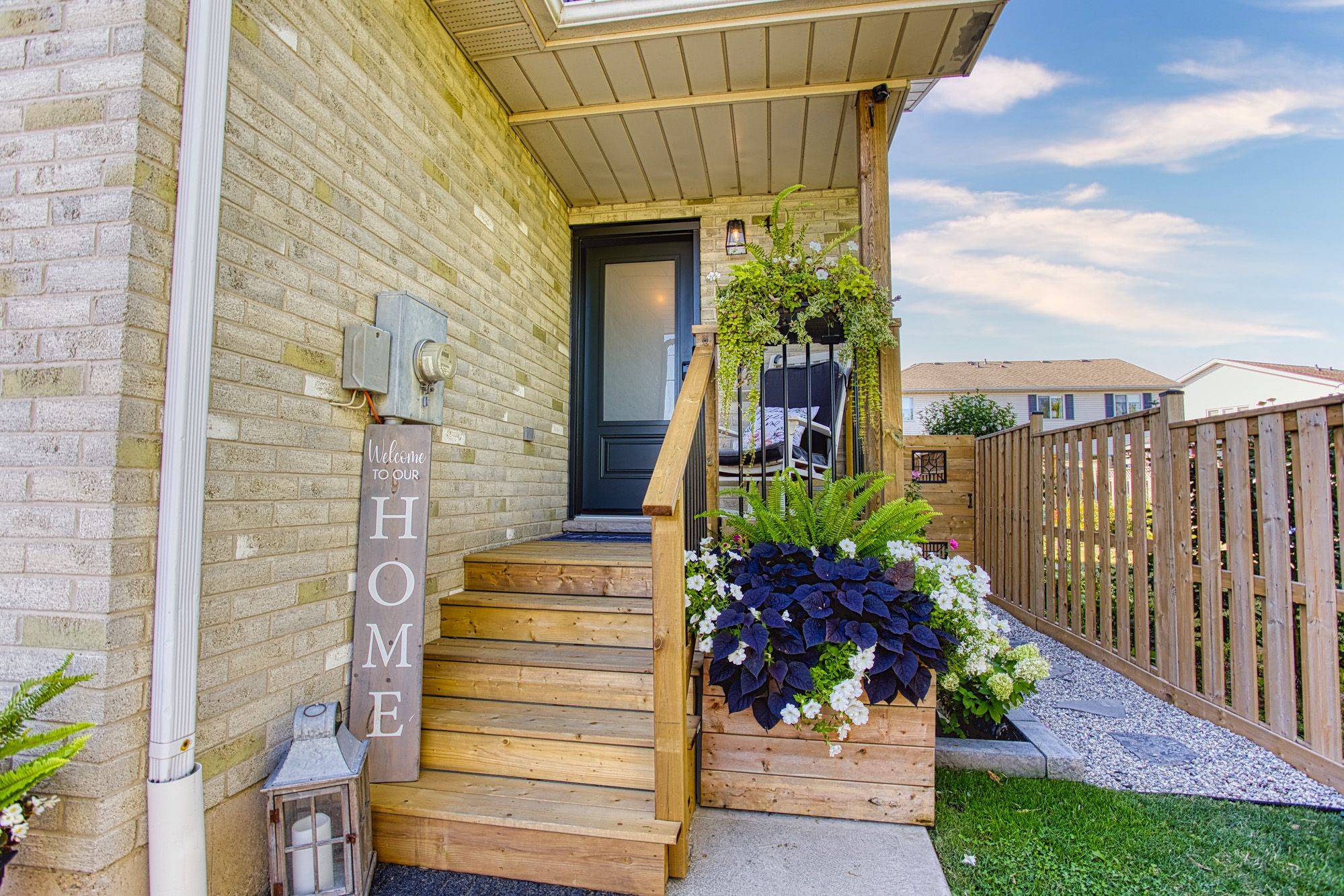 Lincoln, ON L3J 0P5,4816 John ST