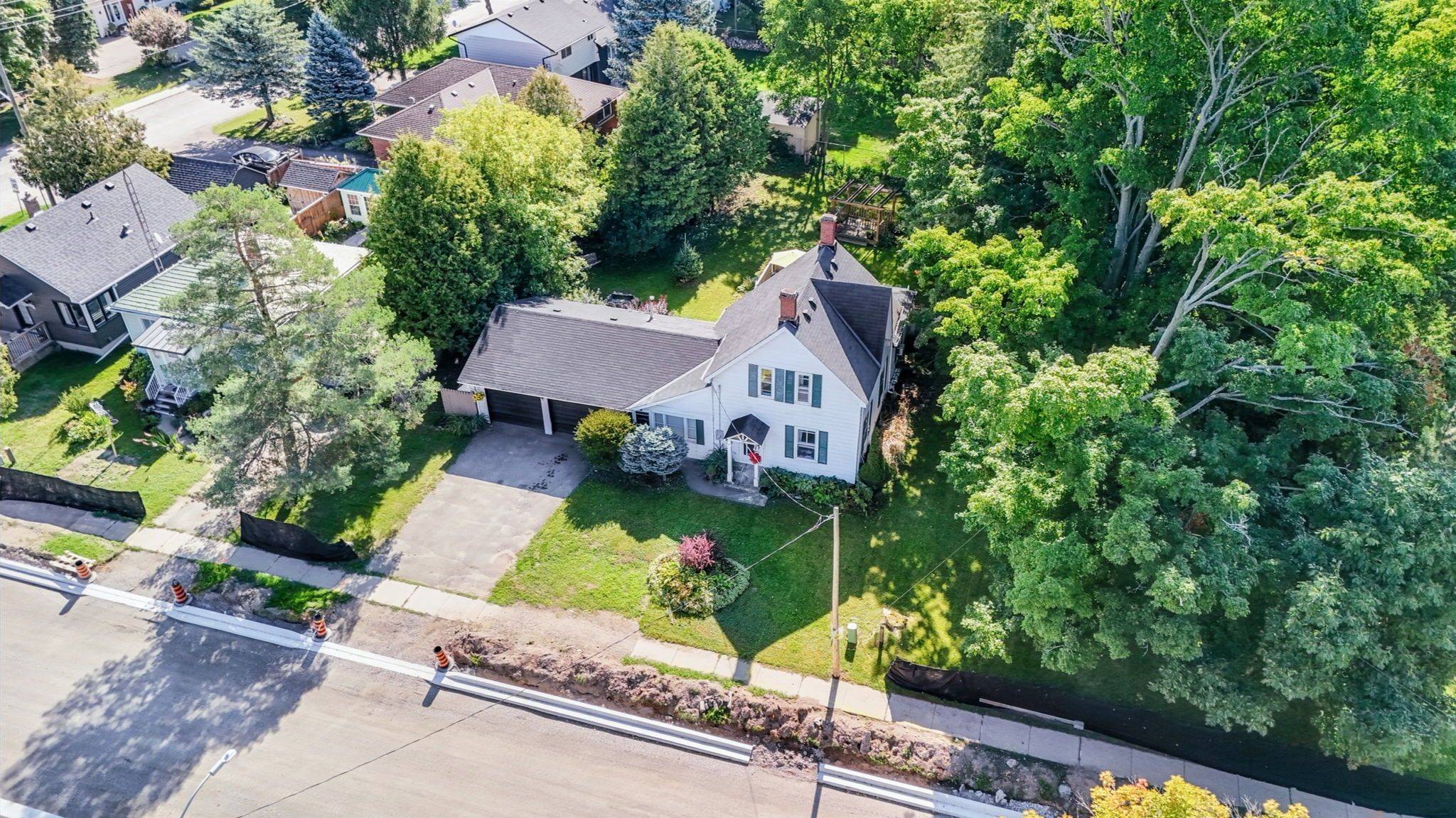 Erin, ON N0B 1T0,3 Dundas ST E