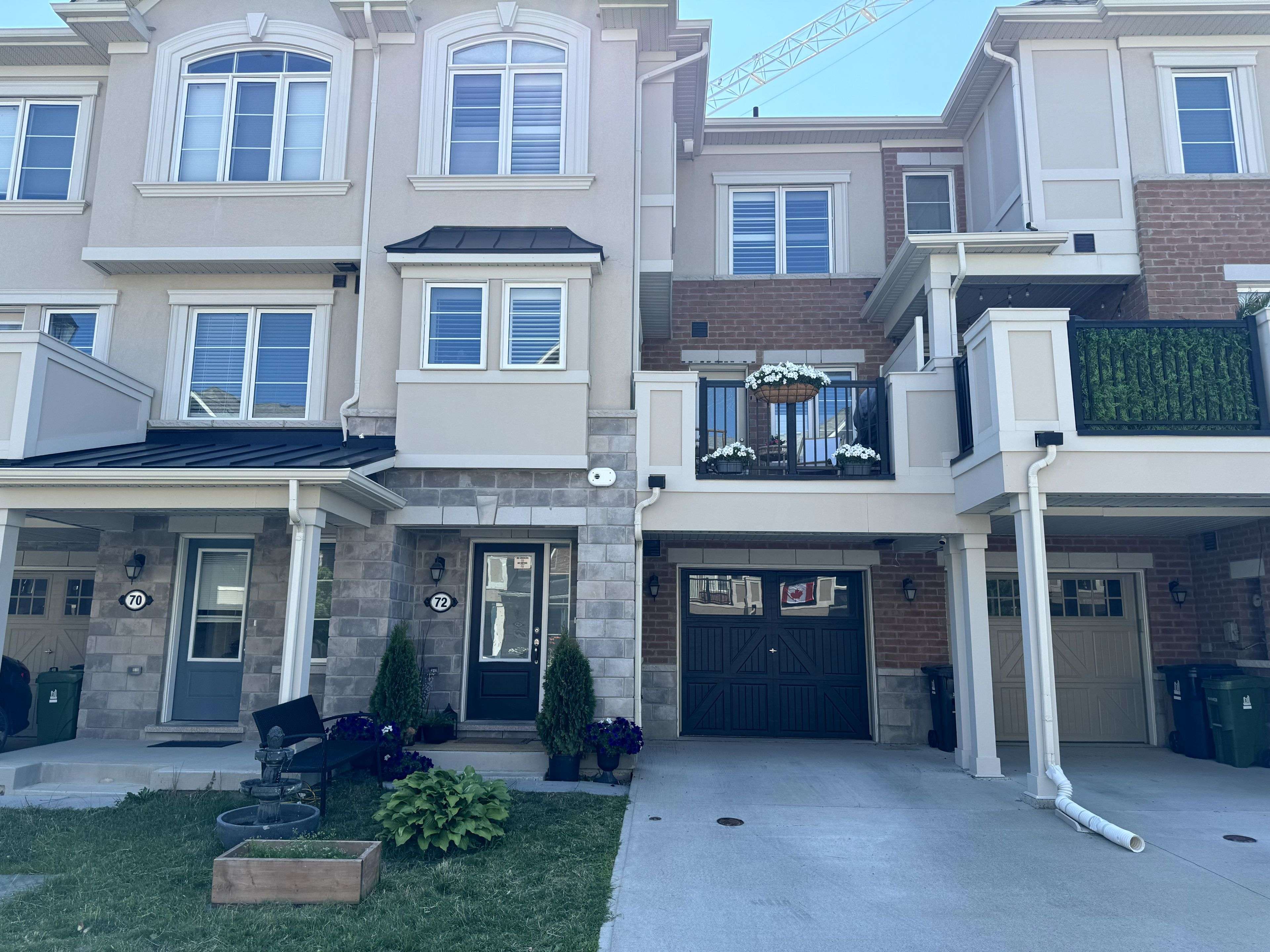 Toronto E04, ON M1L 0C4,72 Ayers CRES