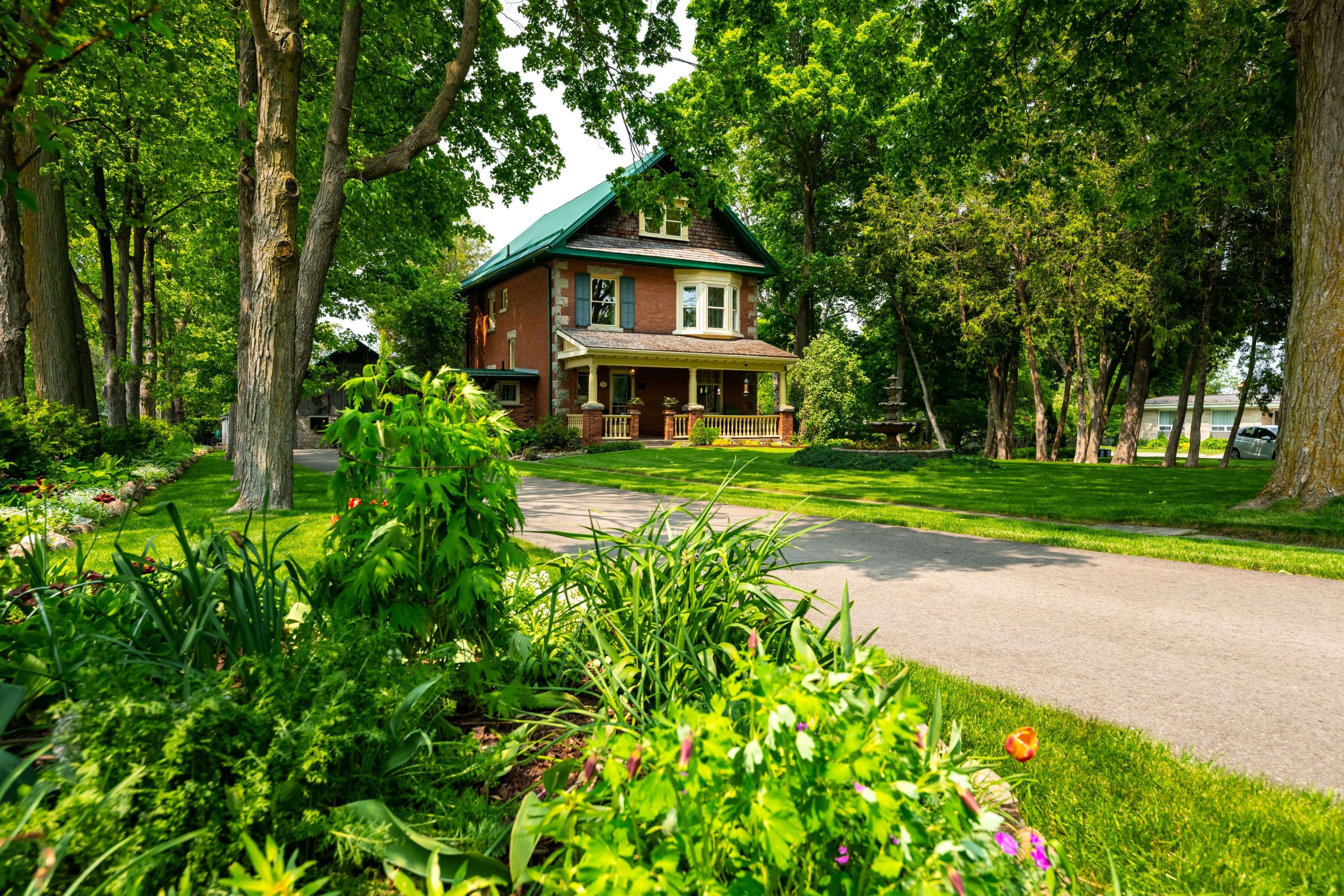 Orangeville, ON L9W 2G6,24 Faulkner ST