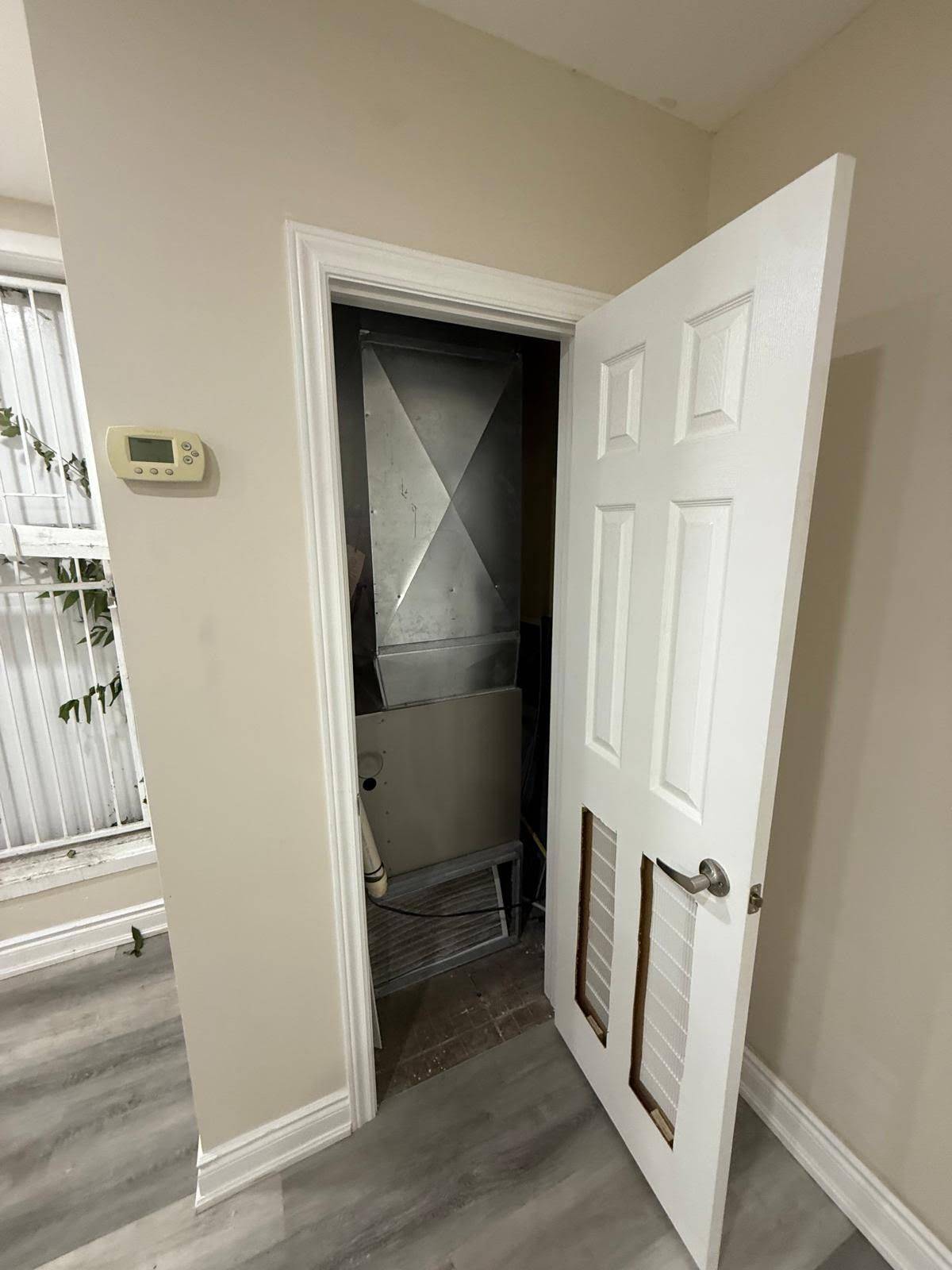 Hamilton, ON L8M 1K9,728 Main ST E