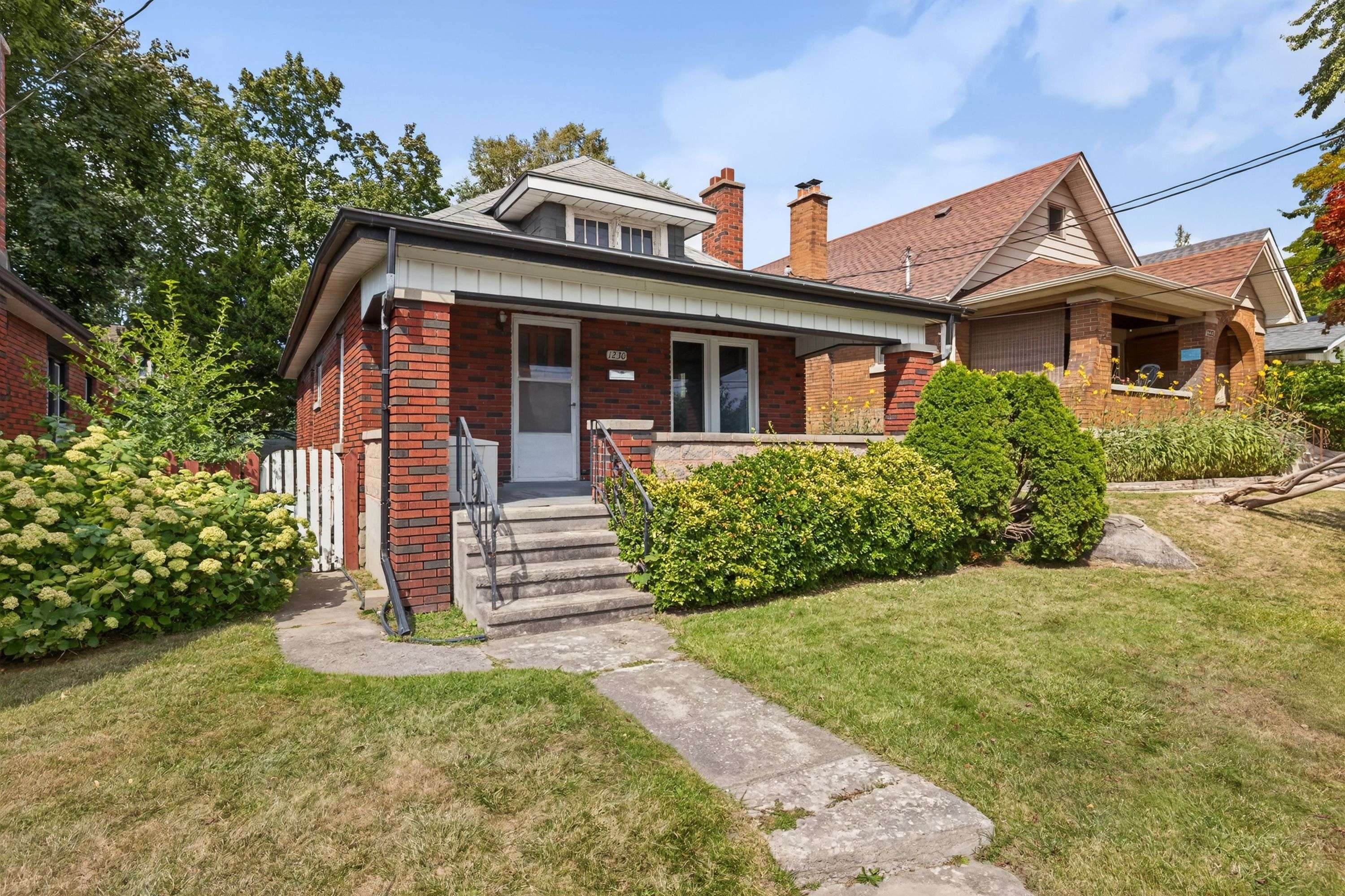London East, ON N5W 3B2,1230 Dundas ST