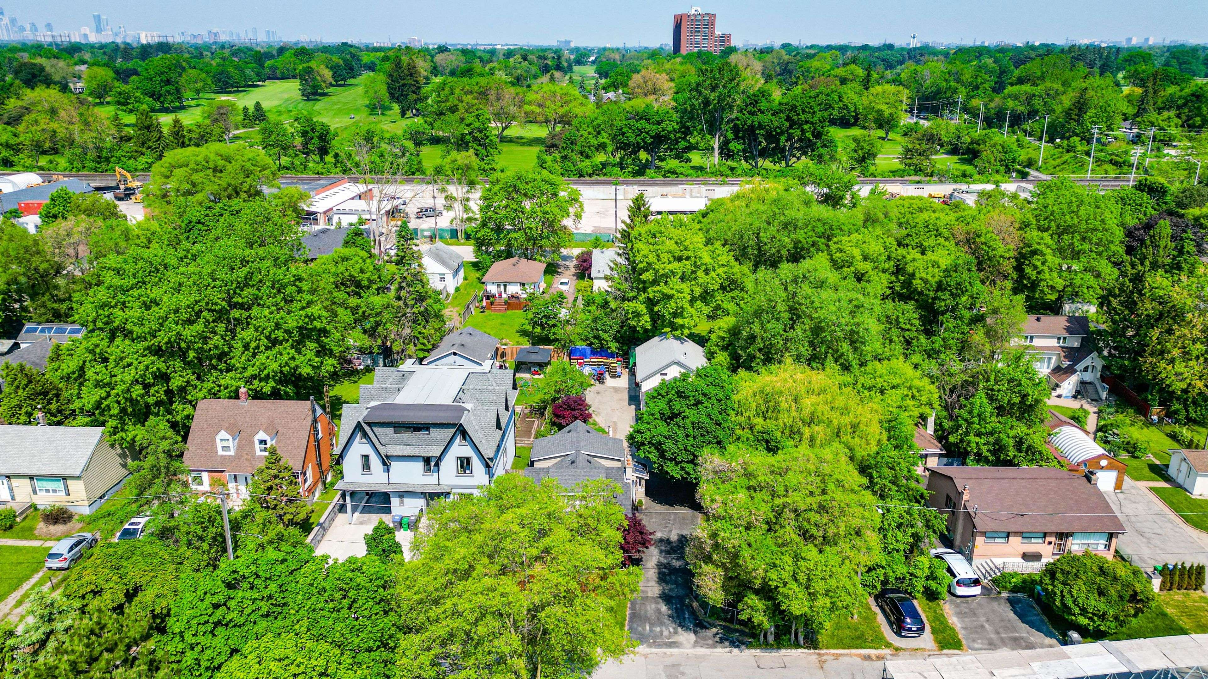 Mississauga, ON L5E 1J3,1331 St. James AVE