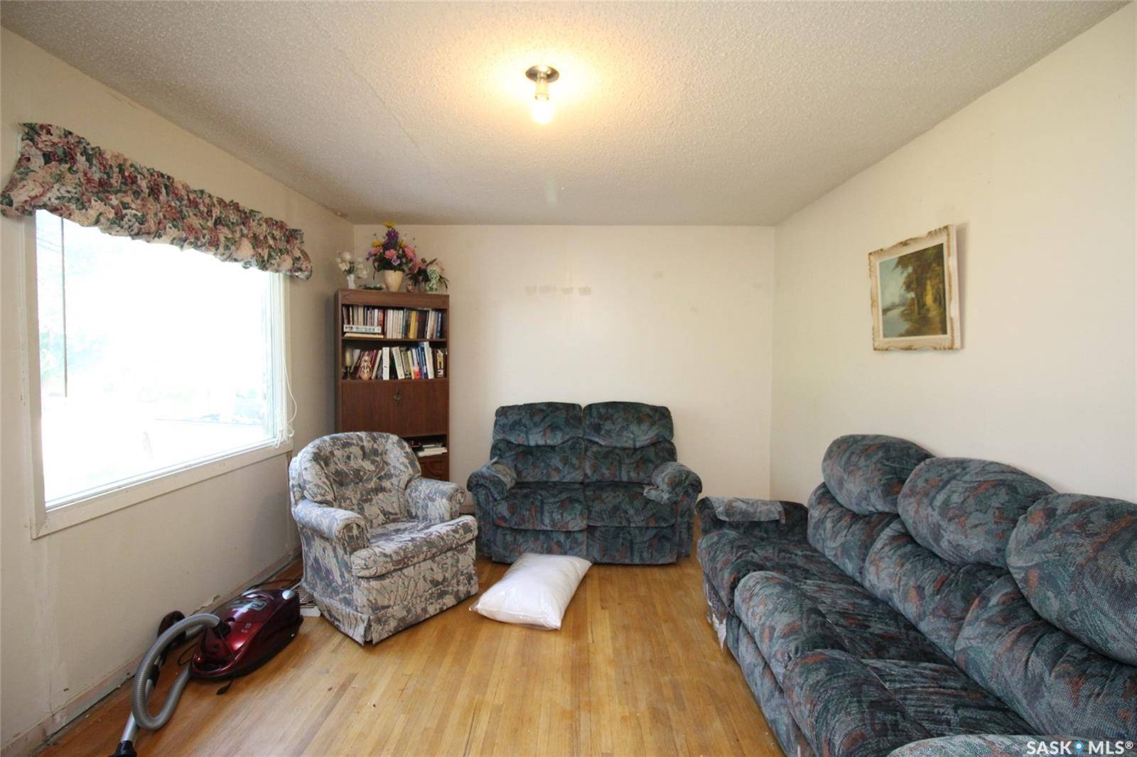 Simmie, SK S0N 2N0,810 2nd AVENUE S