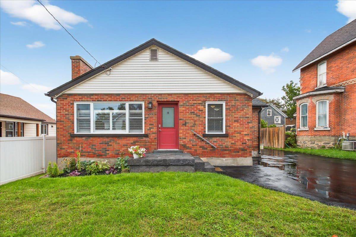 Orillia, ON L3V 3B6,223 Mississaga ST W