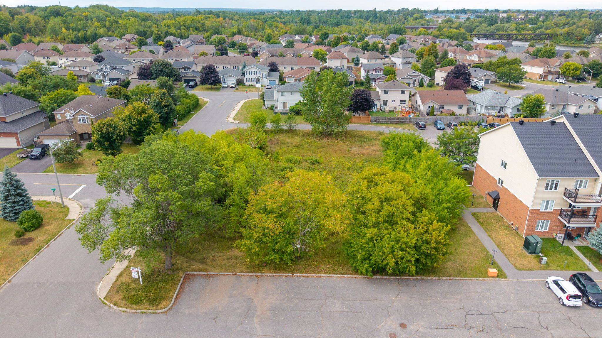 Arnprior, ON K7S 0A2,16 Sheffield ST