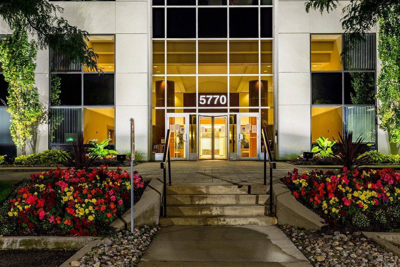 Mississauga, ON L5R 3G5,5770 Hurontario ST #1001
