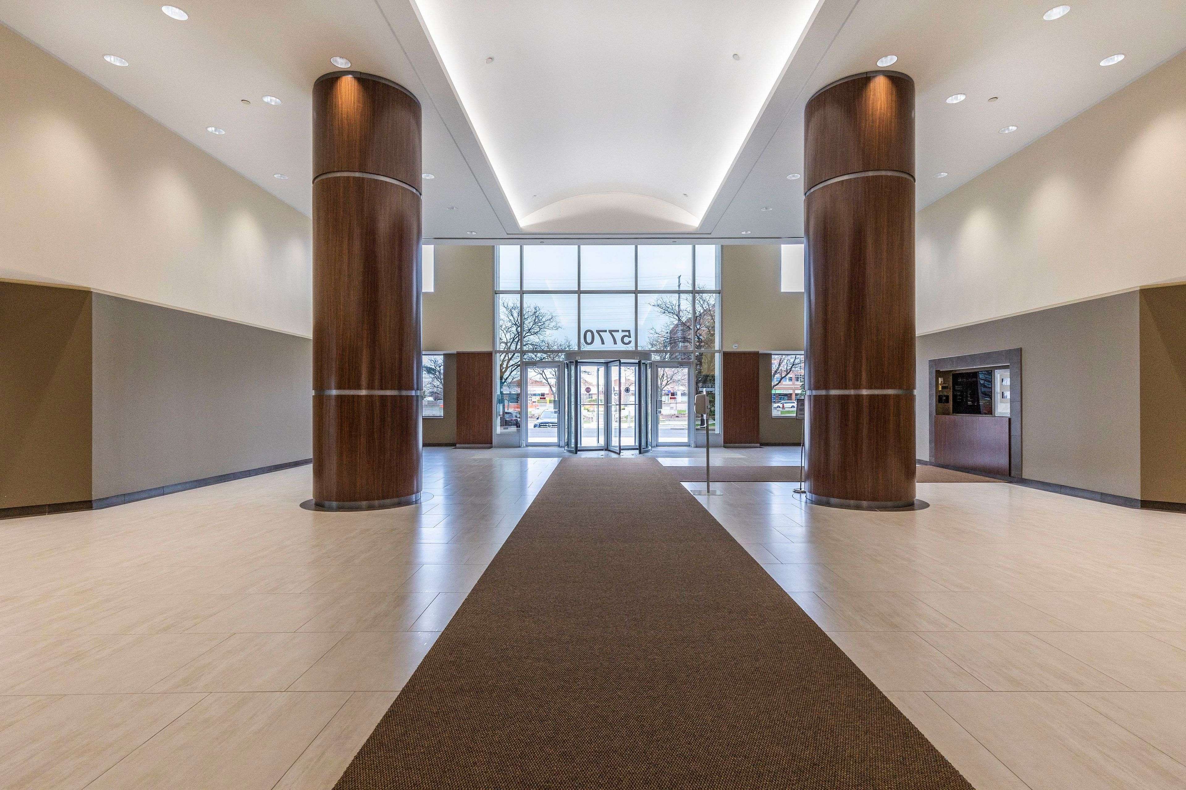 Mississauga, ON L5R 3G5,5770 Hurontario ST #905