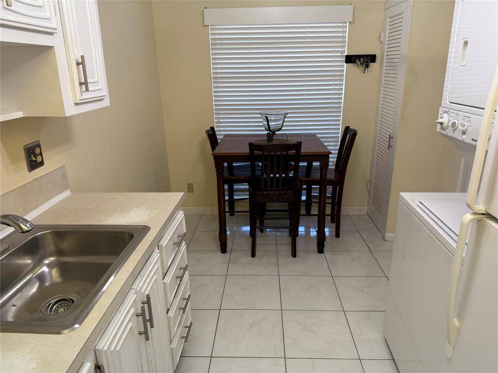 Boca Raton, FL 33433,8540 Chevy Chase Drive #183