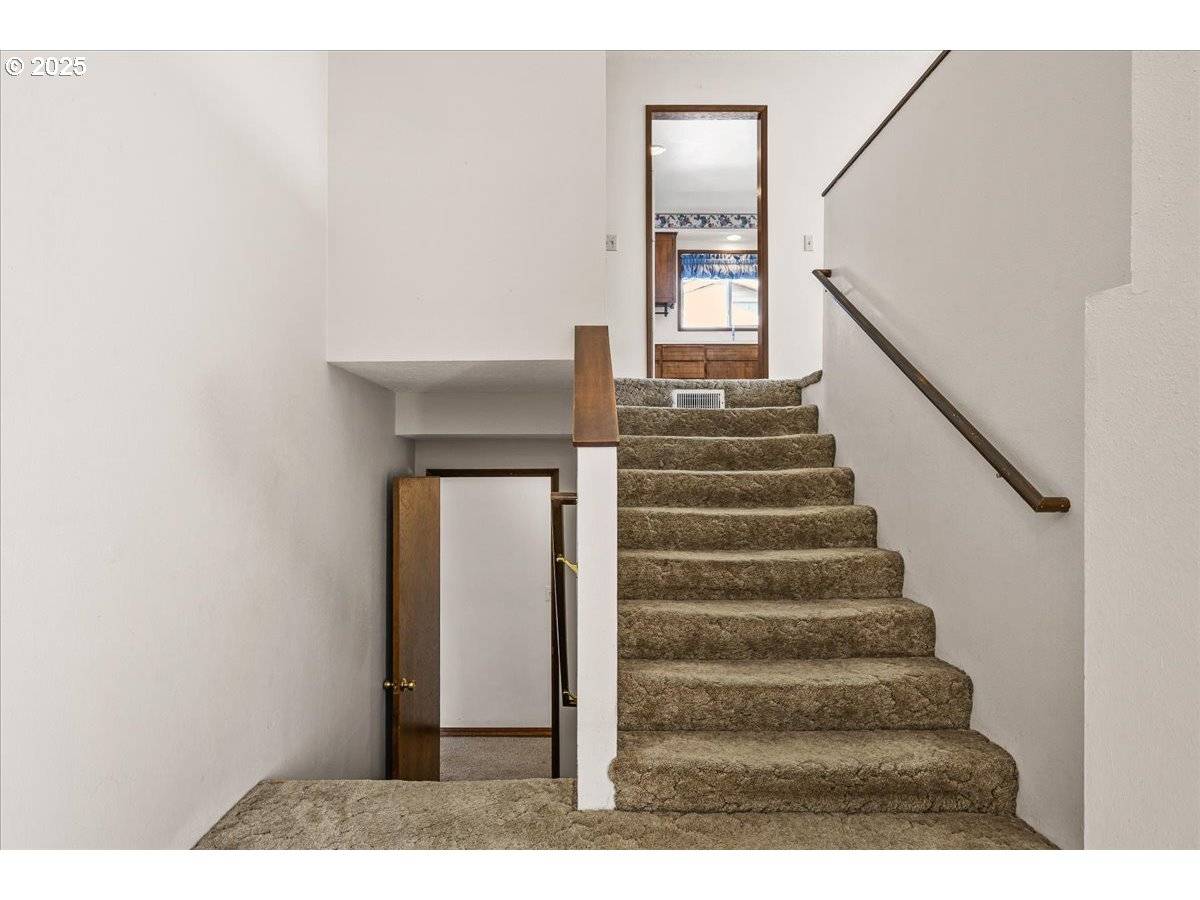 Canby, OR 97013,860 NE 14TH AVE