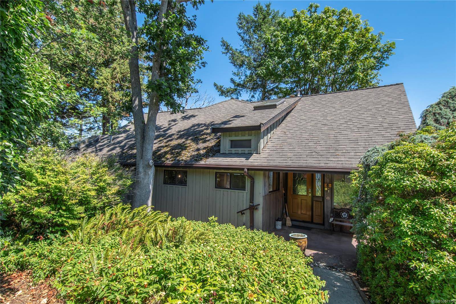 Campbell River, BC V9W 2B9,561 & 565 Island Hwy