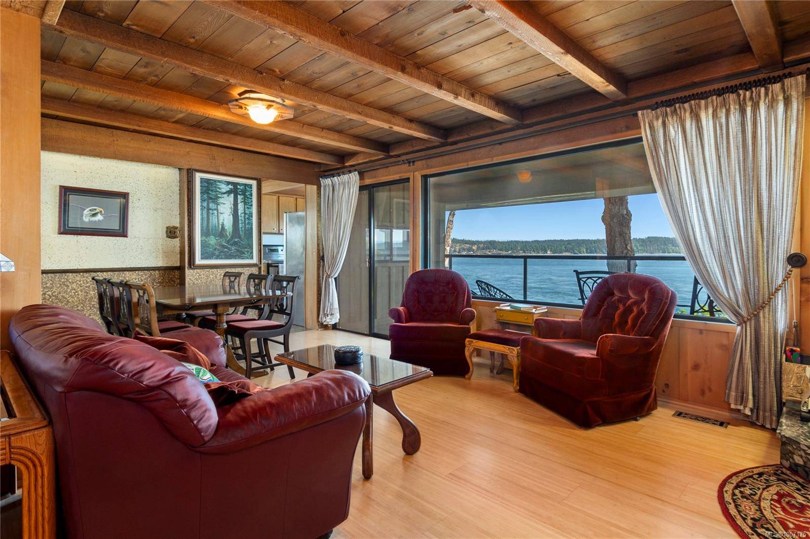 Campbell River, BC V9W 2B9,561 & 565 Island Hwy