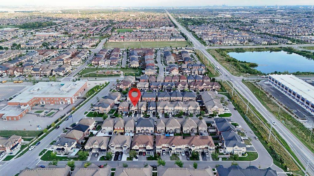 Brampton, ON L6R 3W2,11 Trentonian ST