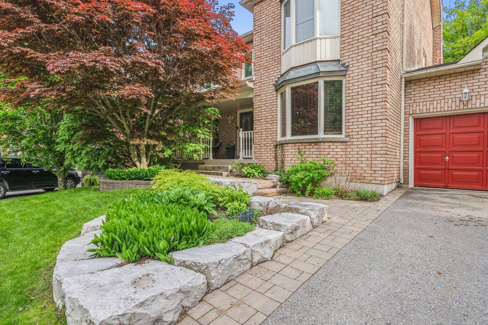 Pickering, ON L1X 2M4,921 Duncannon DR