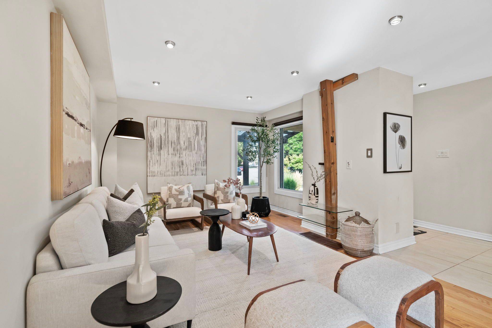 2064 Glenada CRES, Oakville, ON L6H 4M2