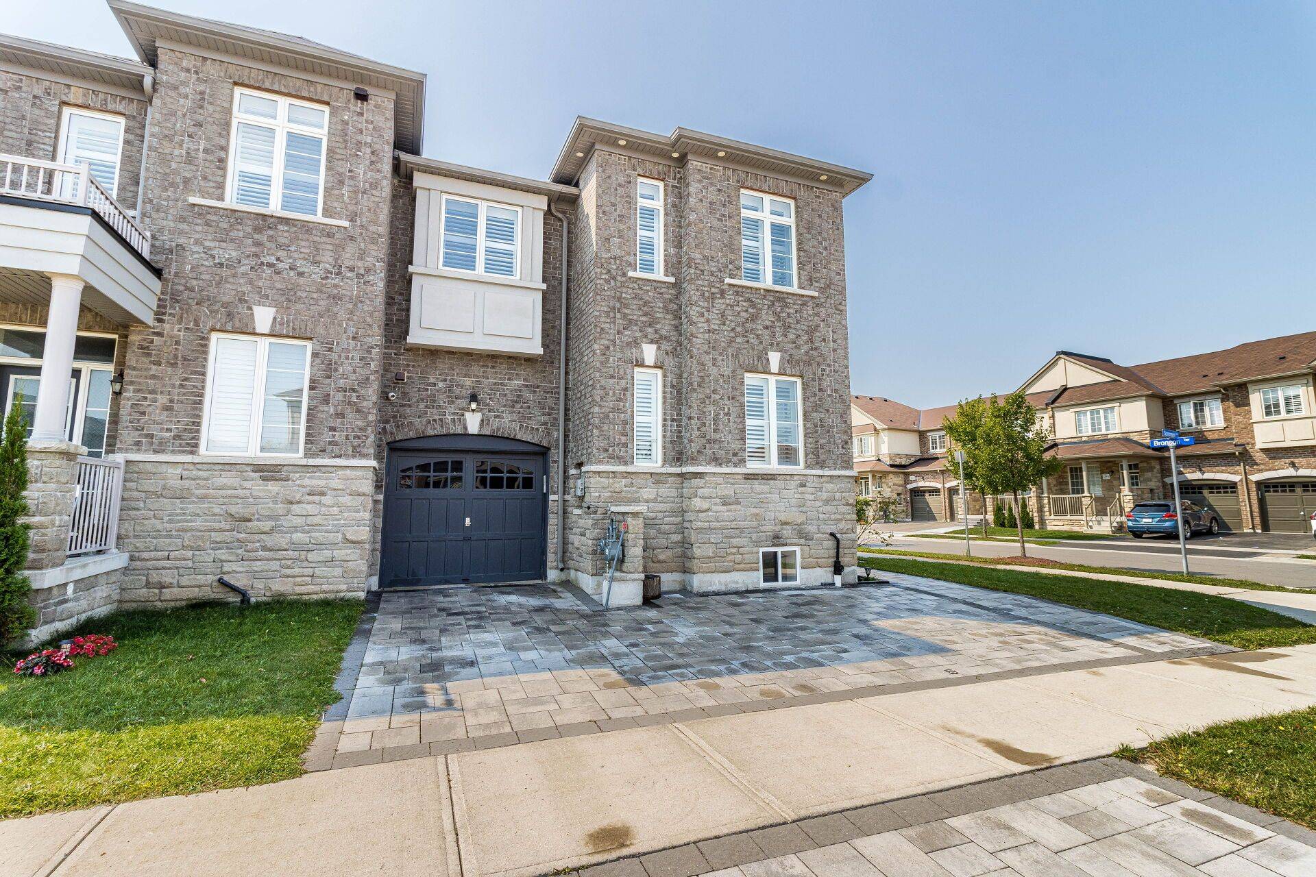 Milton, ON L9T 7K6,166 Bronson TER