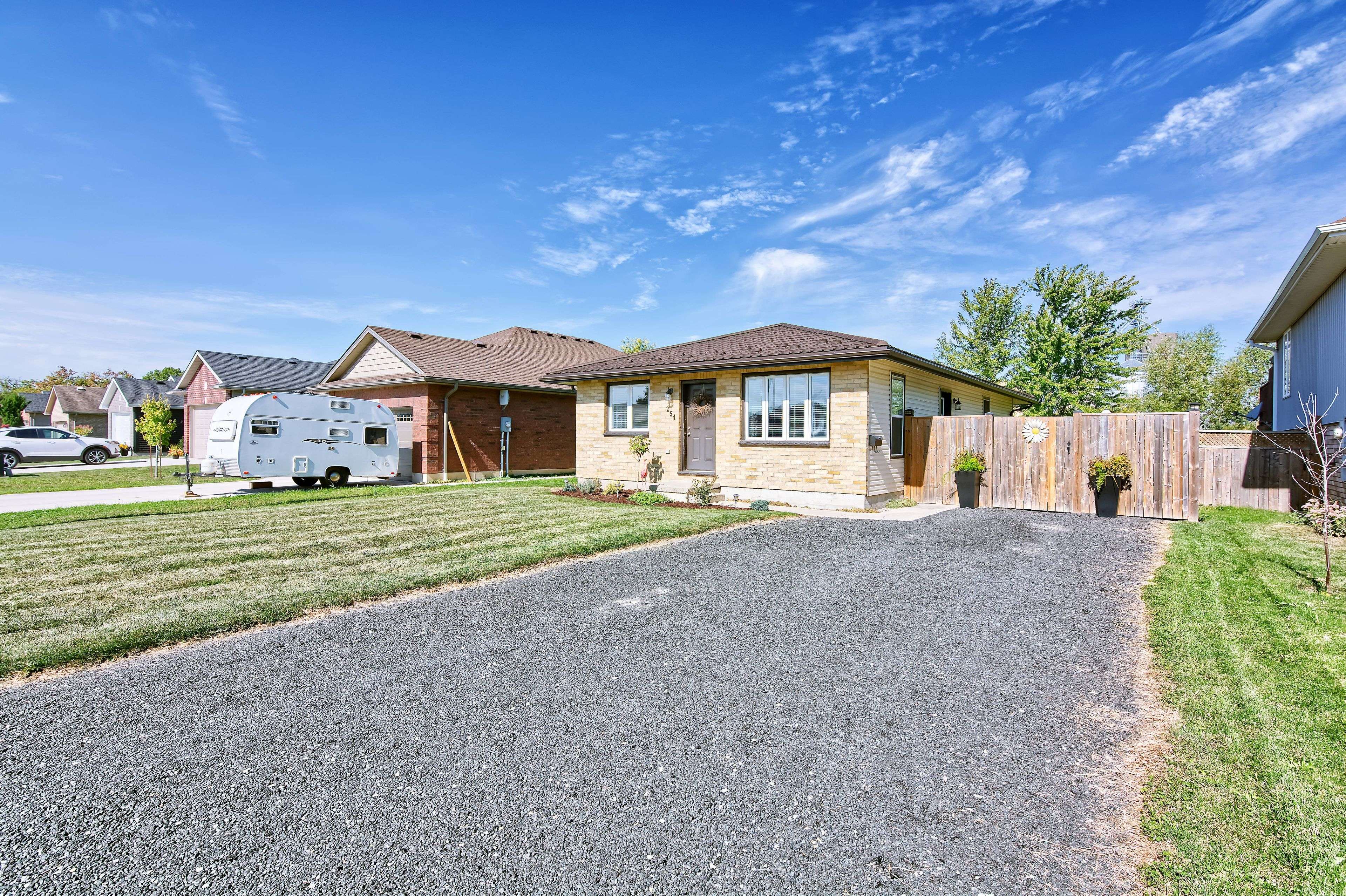 Southwest Middlesex, ON N0L 1M0,254 South ST