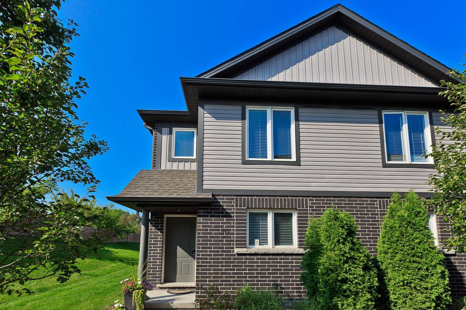 Niagara Falls, ON L2H 3P9,7768 Ascot CIR #50