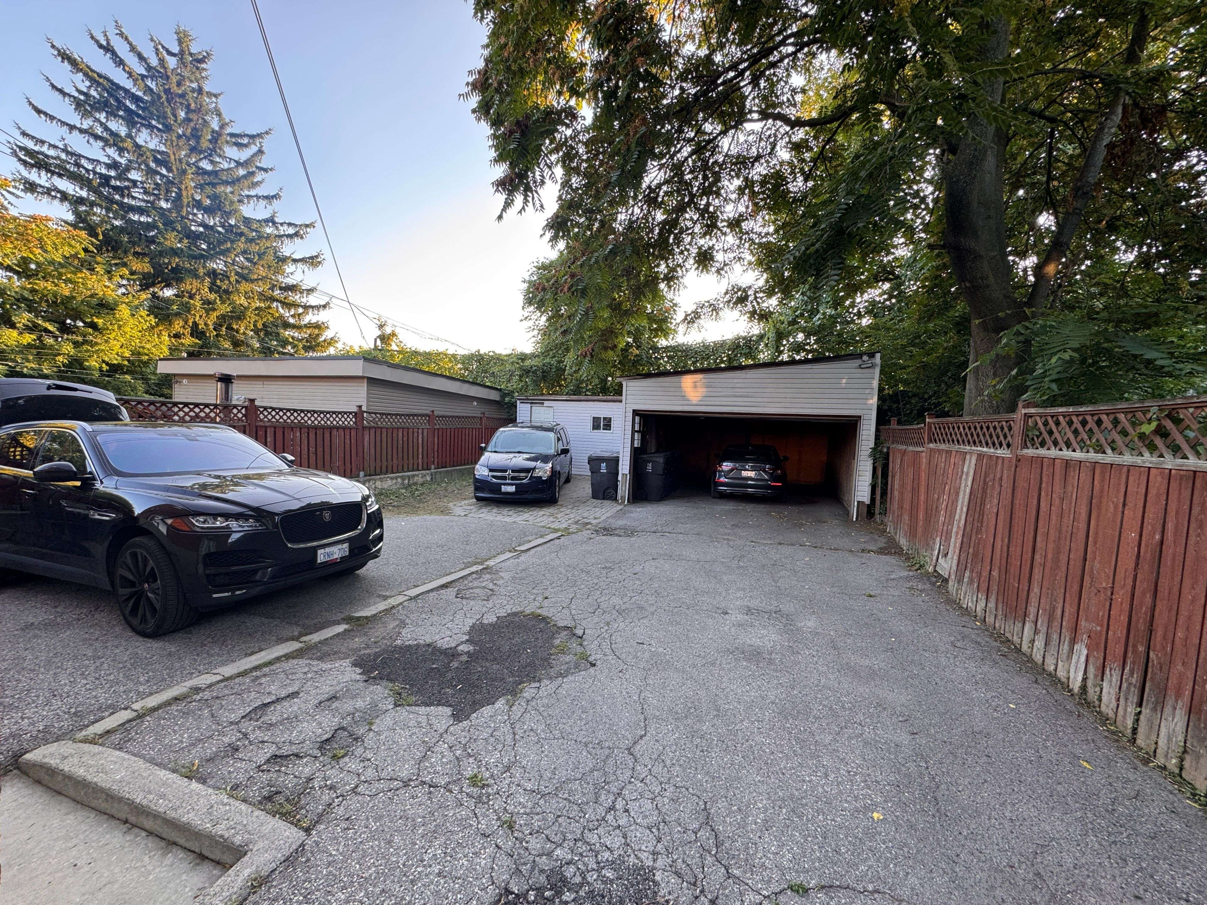 Toronto W03, ON M6E 4V4,538 Caledonia RD