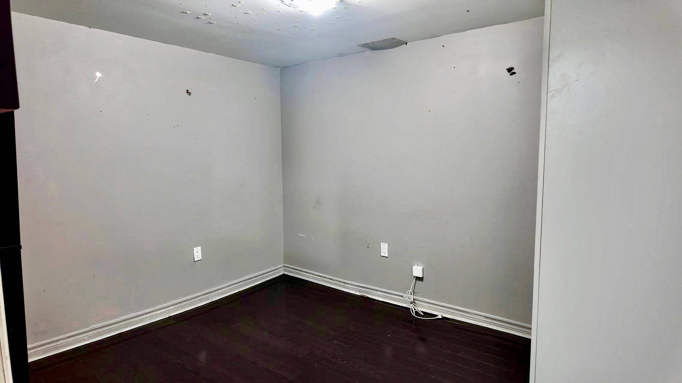 Mississauga, ON L5R 3S4,5292 Longhouse CRES #Basement