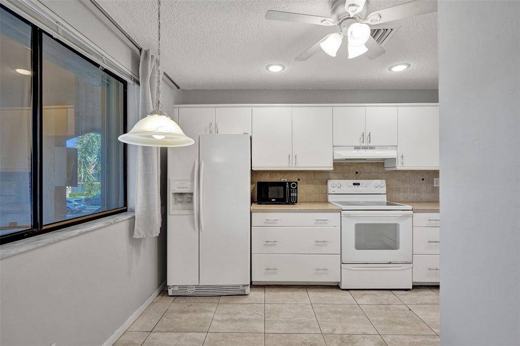 Deerfield Beach, FL 33441,180 SE 7th St #208
