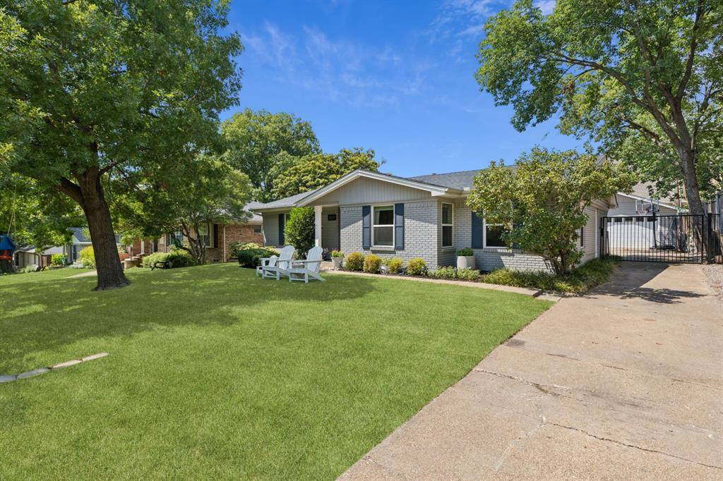 Dallas, TX 75238,9827 Lanshire Drive