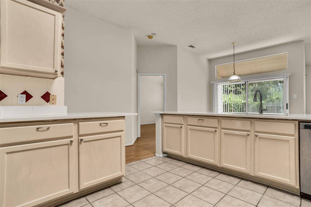 Arlington, TX 76018,5621 Creekhollow Drive