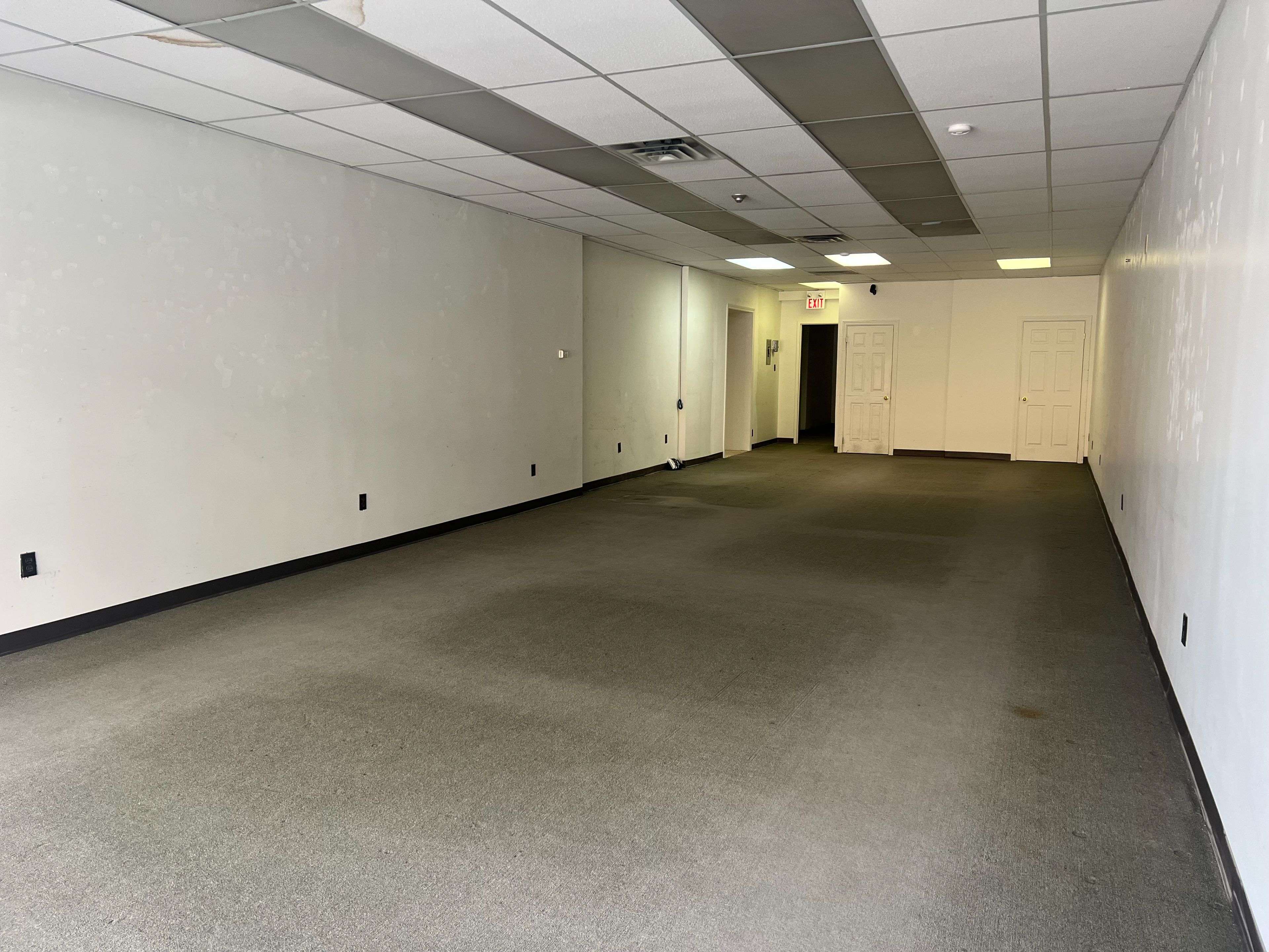 Peterborough, ON K9J 3G9,277 George ST N #S35