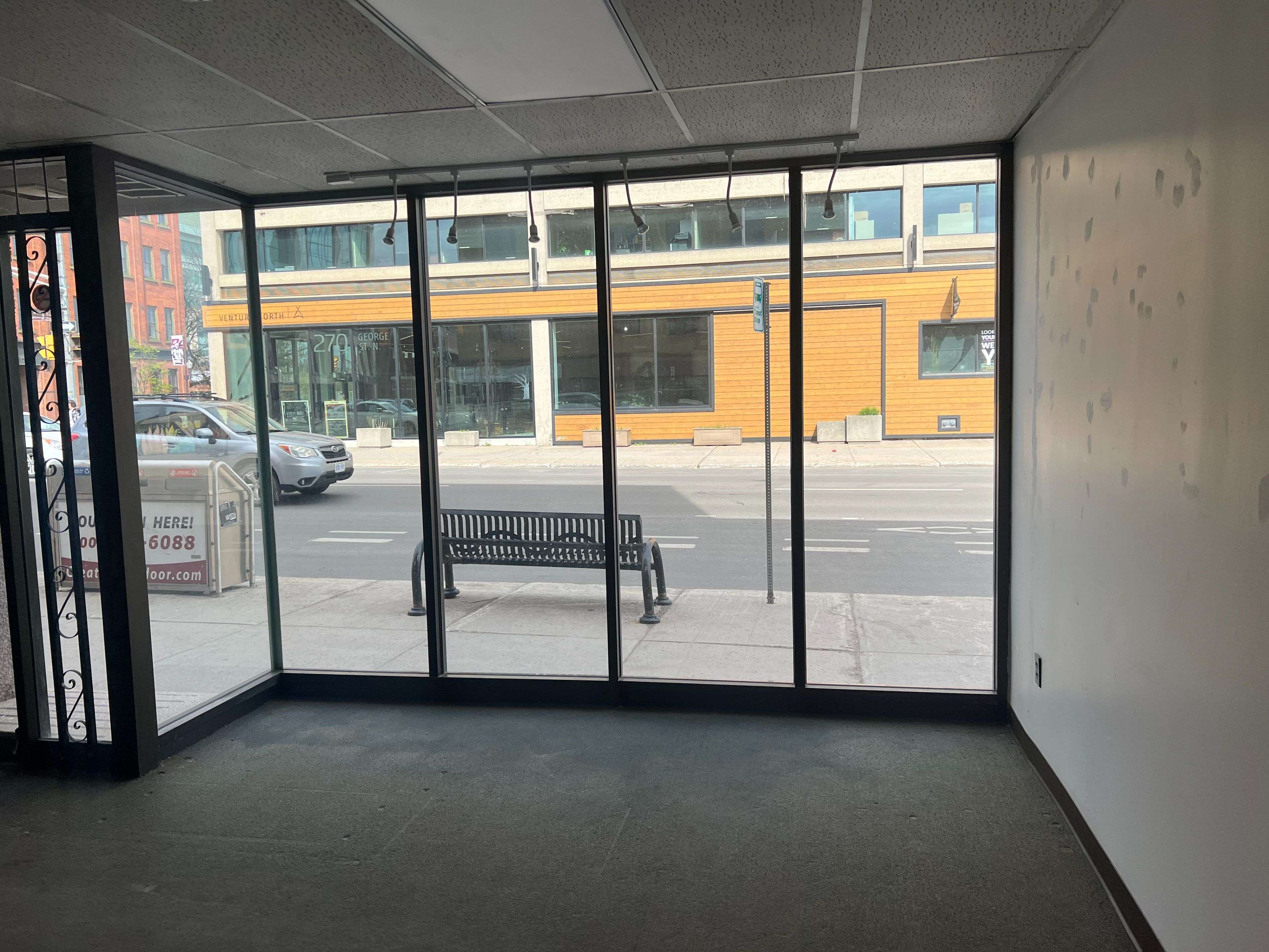 Peterborough, ON K9J 3G9,277 George ST N #S35