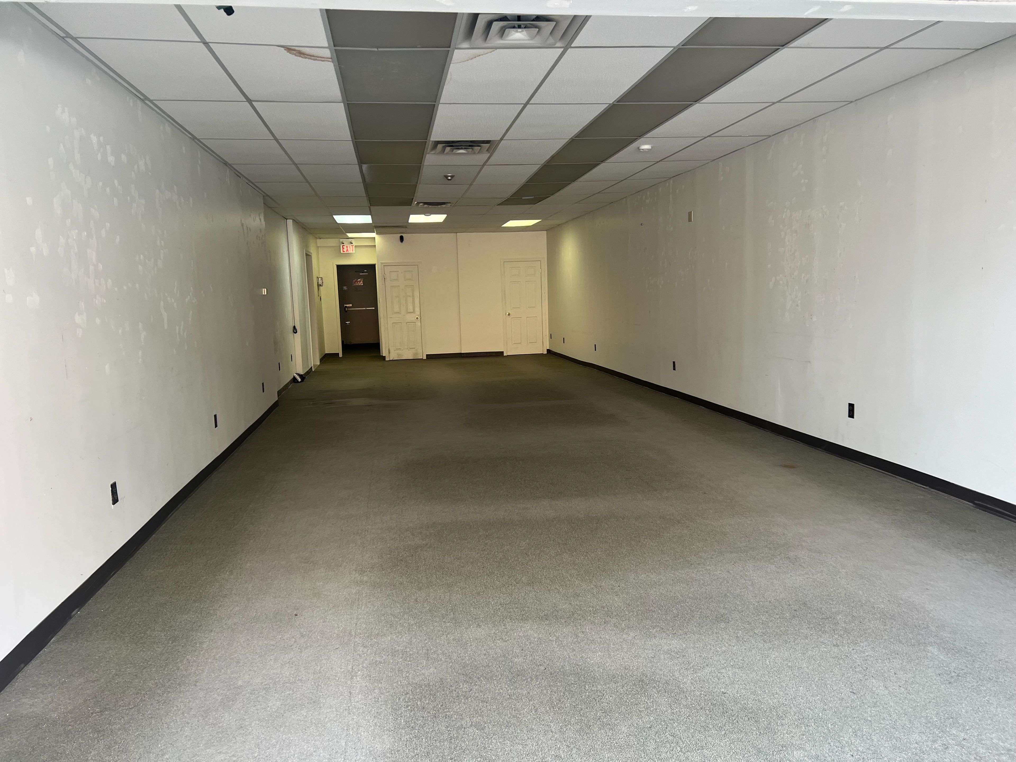 Peterborough, ON K9J 3G9,277 George ST N #S35