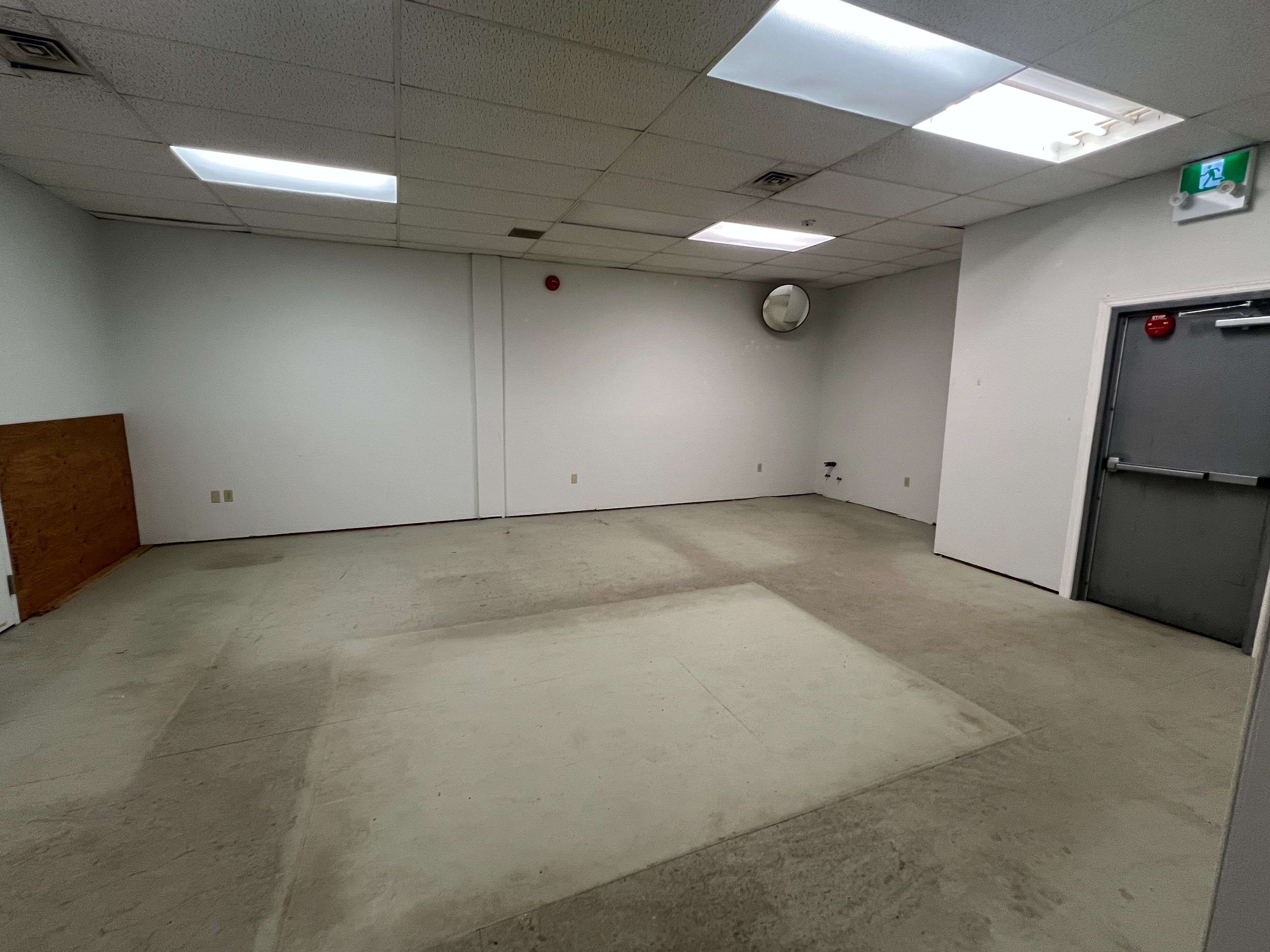 Peterborough, ON K9J 3G9,277 George ST N #S35