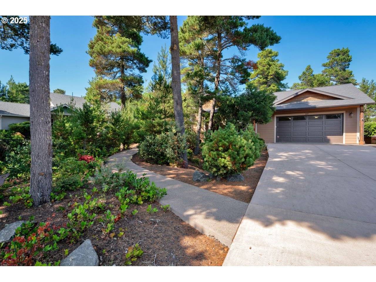 Florence, OR 97439,1037 Royal St Georges DR