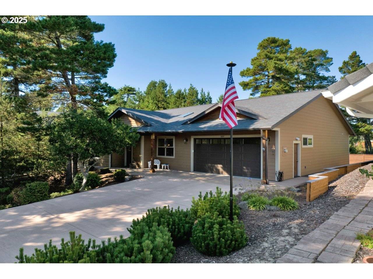 Florence, OR 97439,1037 Royal St Georges DR